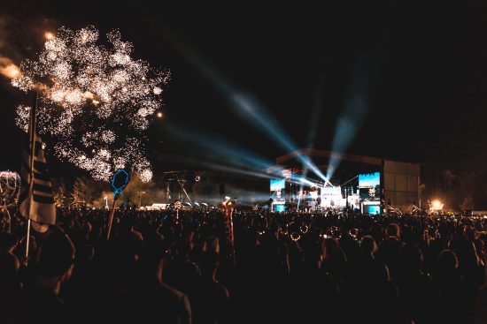 Этот прекрасный фотоотчёт с концерта Эминема на фестивале Bonnaroo 2018 прислал в редакцию «Eminem.Pro» фотограф Crhristian Sarkine