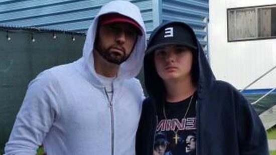 Eminem и благотворительный фонд Make-A-Wish исполняют мечты фанатов. Эм встретился с фанатами на фестивале The Governors Ball и сделал ещё несколько детей с серьёзными заболеваниям чуточку счастливее.   David Praniuk