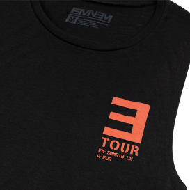 EM-SMMR18.USA-EUR WOMEN'S TANK TOP Девушки, не упустите! Женский топик с логотипом тура Эминема 2018-го года и датами его концертов на спине. Женские вещи - большая редкость в его коллекциях