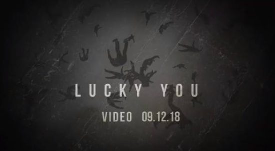 Только что Eminem сообщил, что сегодня выйдет видео на сингл «Lucky You» с альбома «Kamikaze»