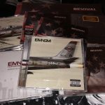 Распаковка: Британская CD-версия альбома «Kamikaze»