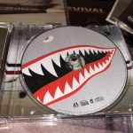 Распаковка: Британская CD-версия альбома «Kamikaze»