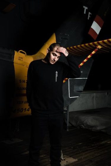 «Black on Black»: Обзор коллекции мерчендайза «Kamikaze Night Combat» от Эминема и Shady Records на Чёрную пятницу