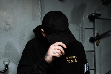 «Black on Black»: Обзор коллекции мерчендайза «Kamikaze Night Combat» от Эминема и Shady Records на Чёрную пятницу