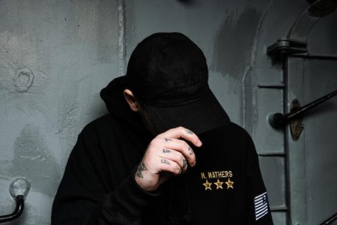 «Black on Black»: Обзор коллекции мерчендайза «Kamikaze Night Combat» от Эминема и Shady Records на Чёрную пятницу