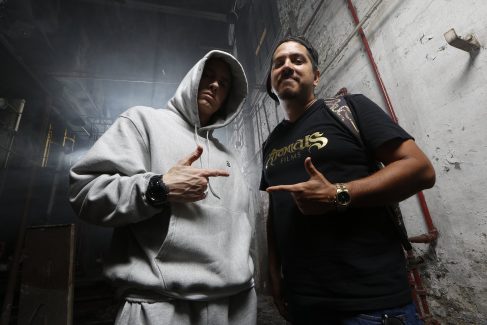 Eminem и Danny Hastings во время фотосессии для кавер-стори журнала Complex, 2013-й год
