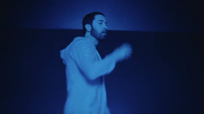 Мировая премьера клипа: Eminem – «Darkness»