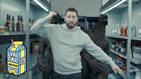 Превью клипа "Godzilla"