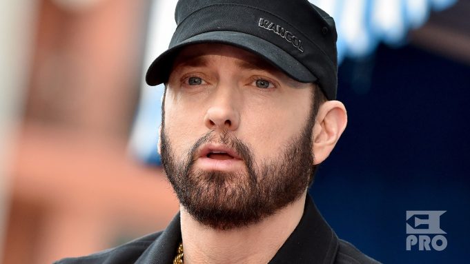 Большой Revolt подал жалобу на публикации Eminem.Pro, они удалены из Фейсбука