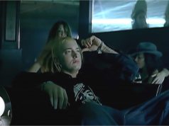 «Smack That» превысил 1,5 миллиарда просмотров на YouTube