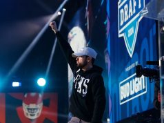 Детройт трепещет: Эминем выходит на сцену во время драфта НФЛ