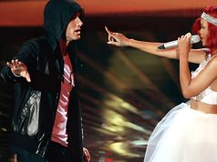 «Love The Way You Lie (Part II)» продала 1.5 миллиона копий в США